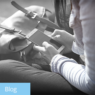 img des: person holding phone